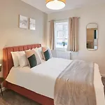 Host & - Endeavour Daire Whitby
