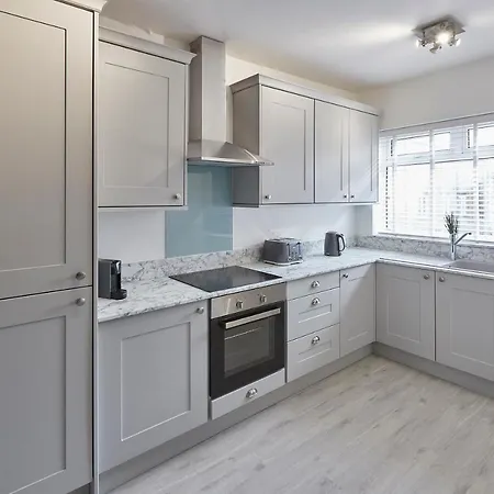 Host & - Endeavour *